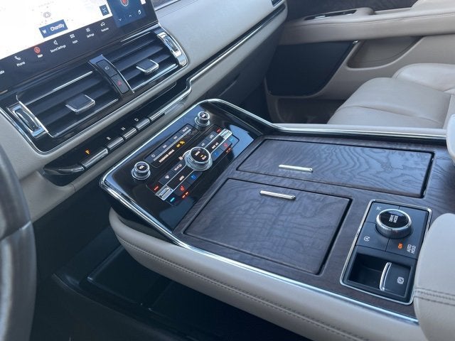 2022 Lincoln Navigator L Reserve