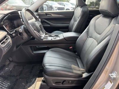 2023 INFINITI QX60 LUXE AWD