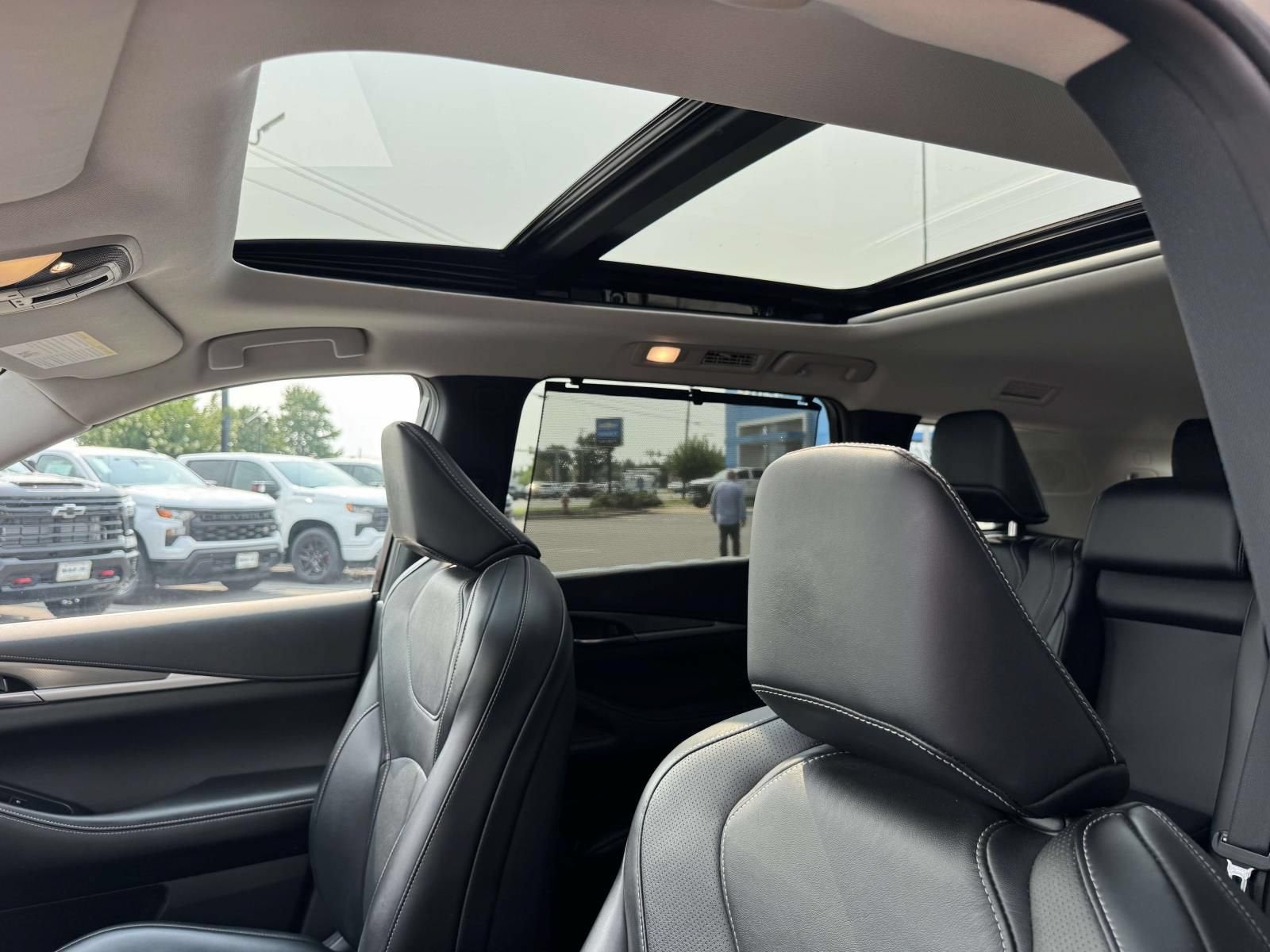 2023 INFINITI QX60 LUXE AWD