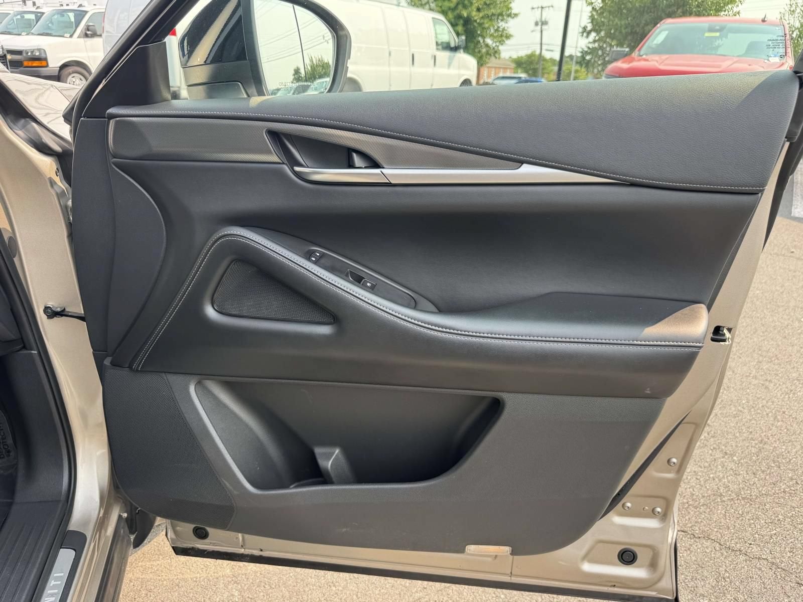 2023 INFINITI QX60 LUXE AWD