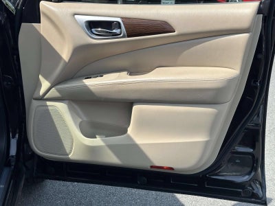 2017 Nissan Pathfinder Platinum