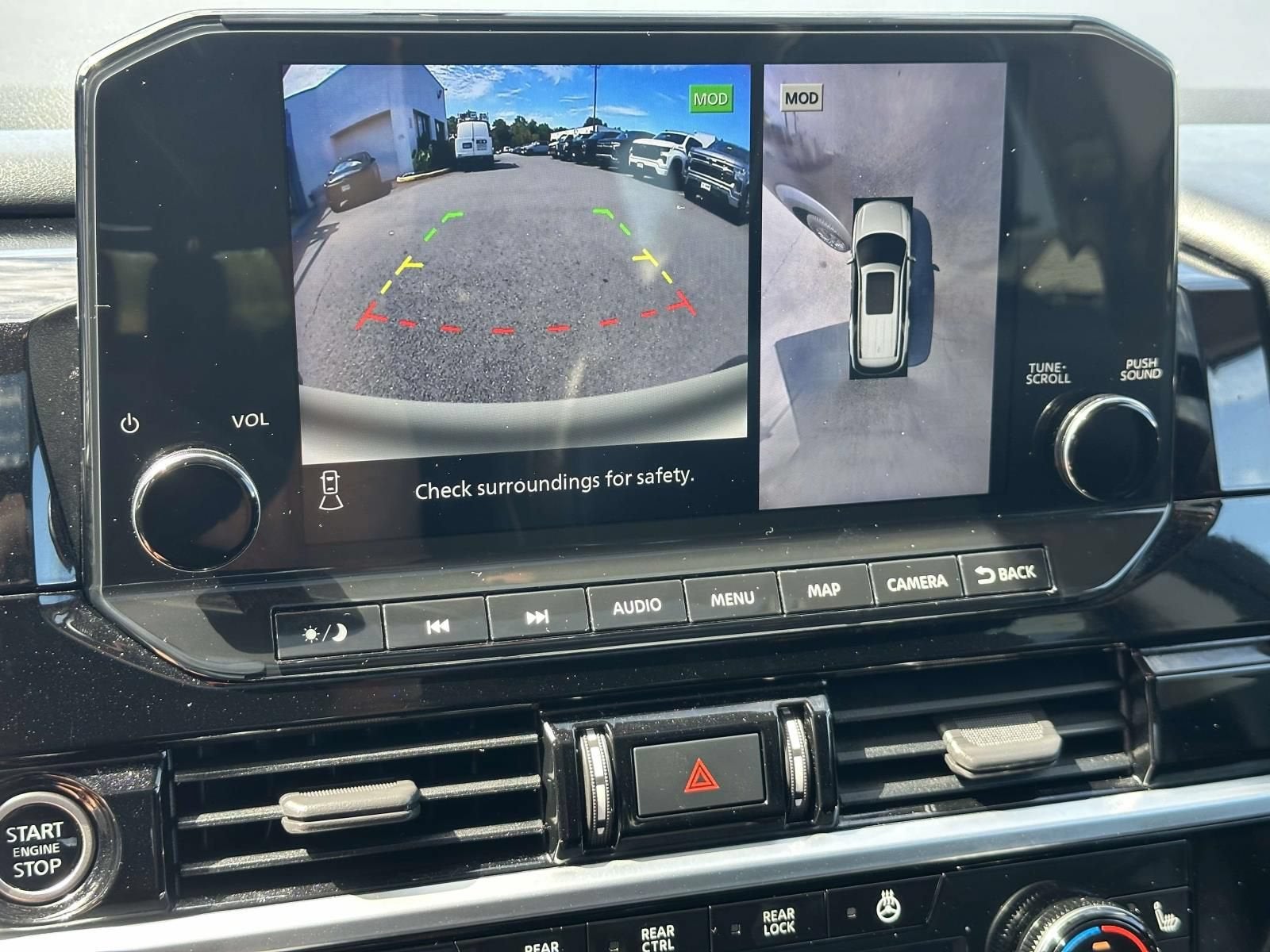 2022 Nissan Pathfinder SL 4WD