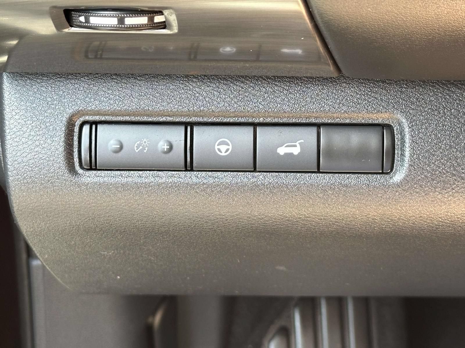 2022 Nissan Pathfinder SL 4WD