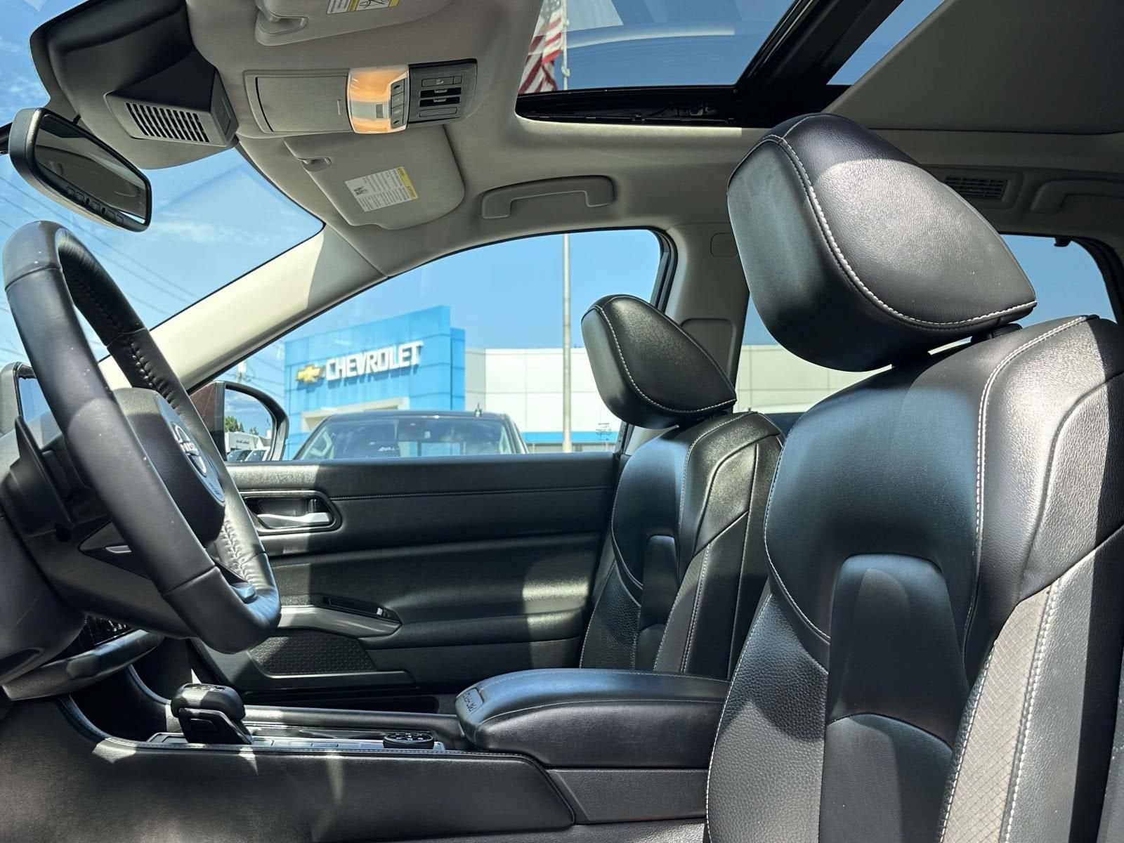 2022 Nissan Pathfinder SL 4WD