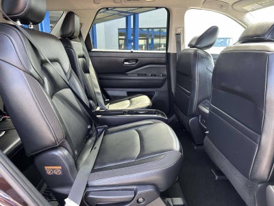 2022 Nissan Pathfinder SL 4WD