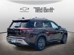 2022 Nissan Pathfinder SL 4WD