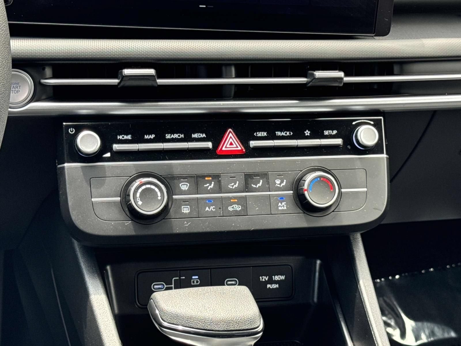 2025 Hyundai Santa Cruz SE