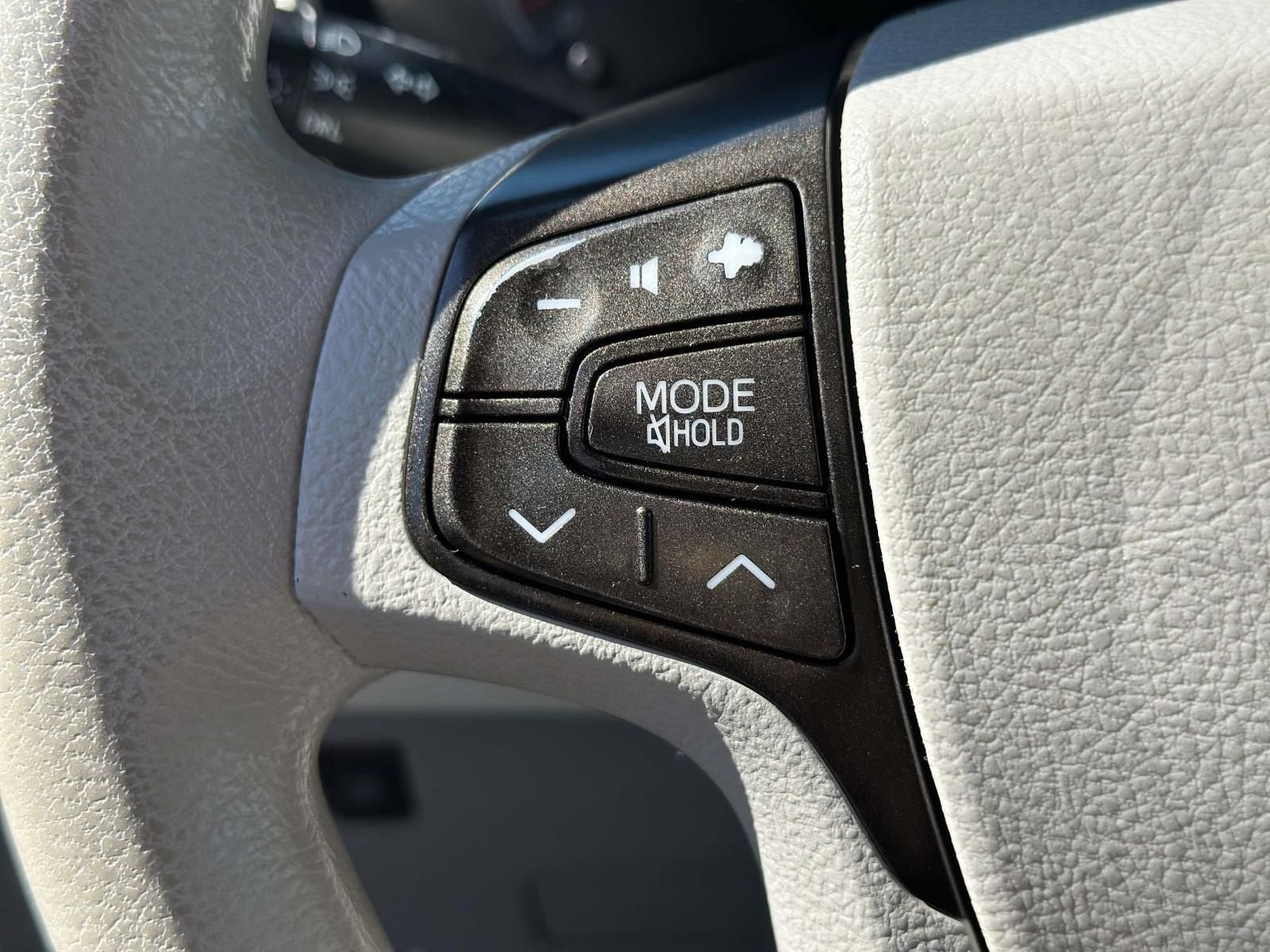 2013 Toyota Sienna LE V6 8 Passenger