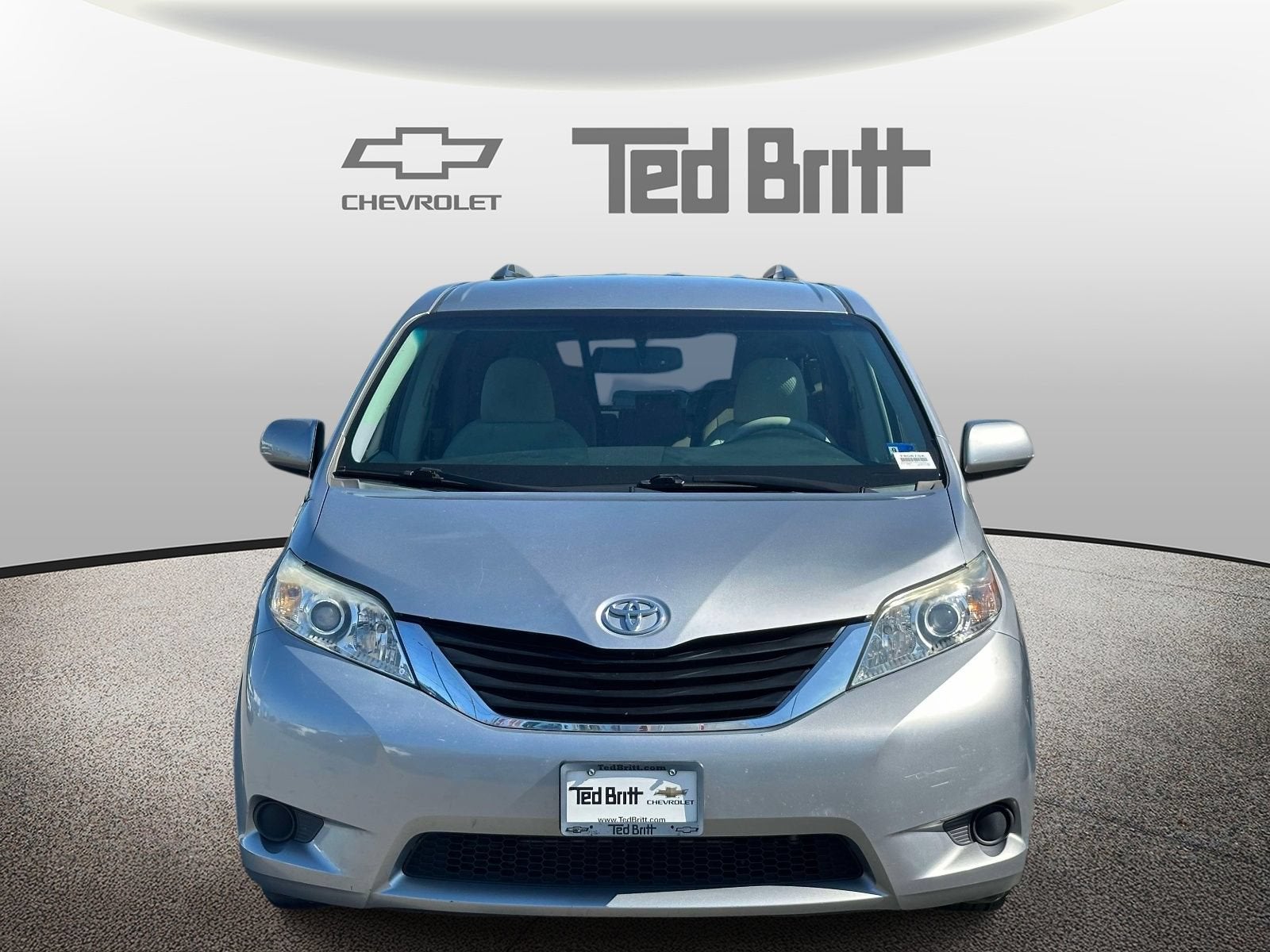 2013 Toyota Sienna LE V6 8 Passenger