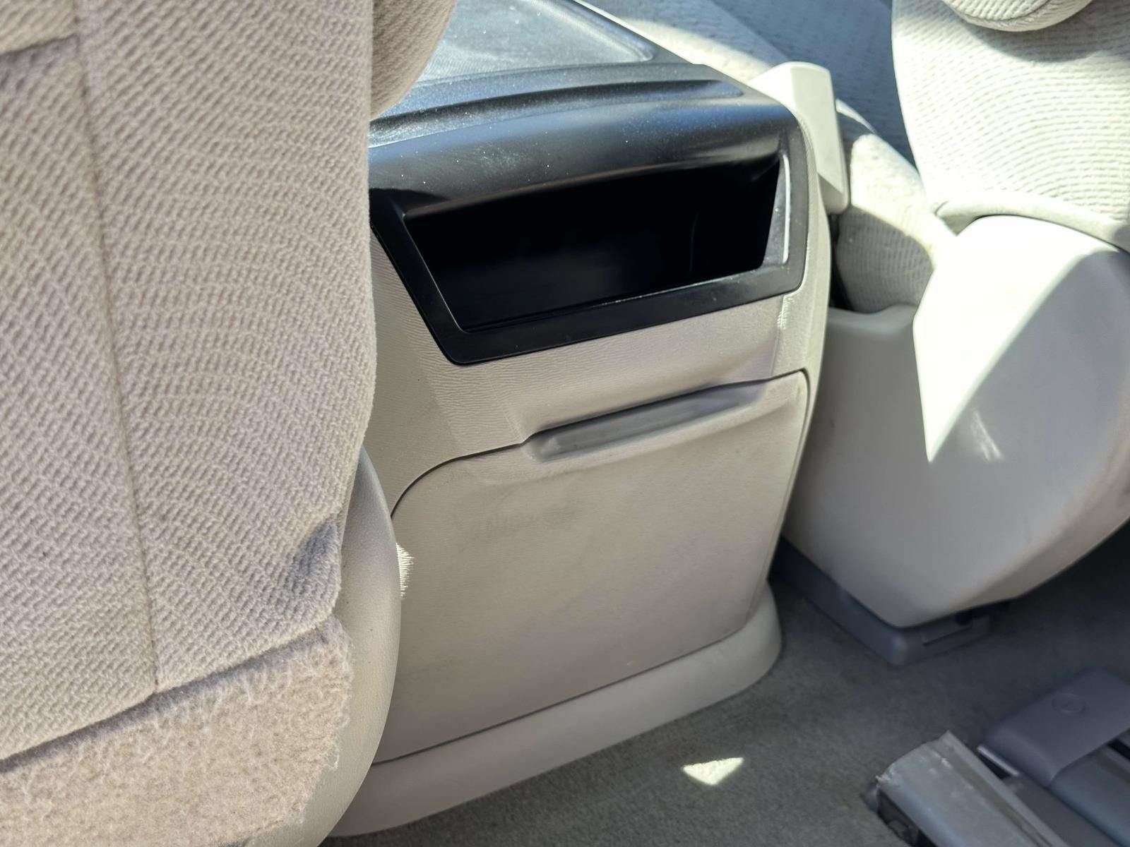 2013 Toyota Sienna LE V6 8 Passenger