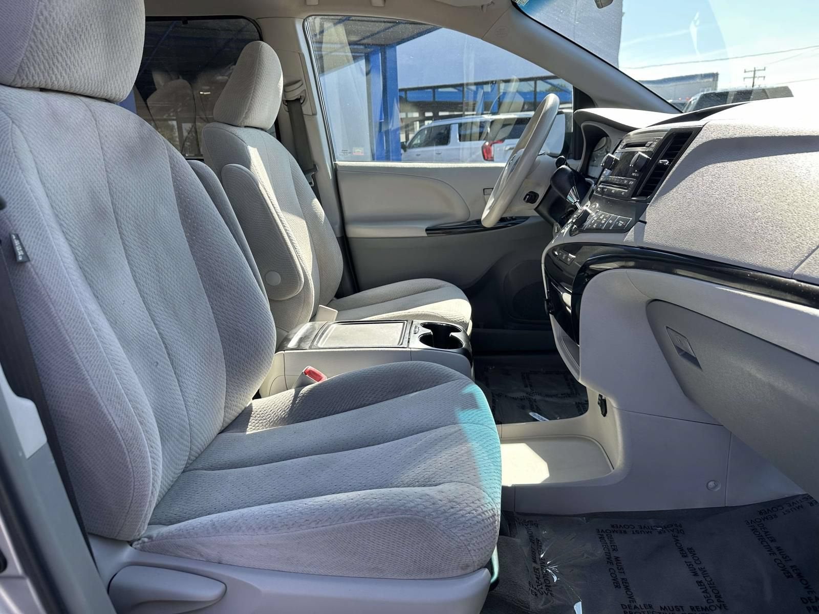 2013 Toyota Sienna LE V6 8 Passenger