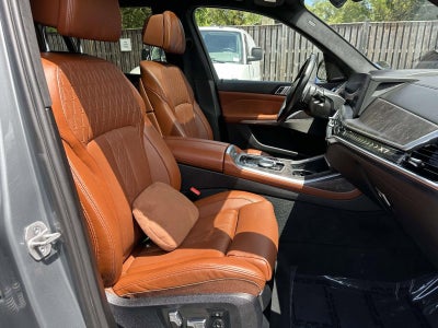 2023 BMW X7 xDrive40i