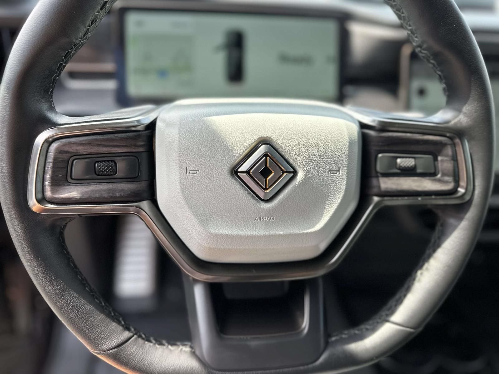 2023 Rivian R1S Adventure