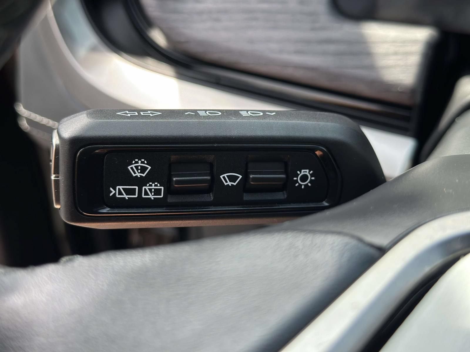 2023 Rivian R1S Adventure