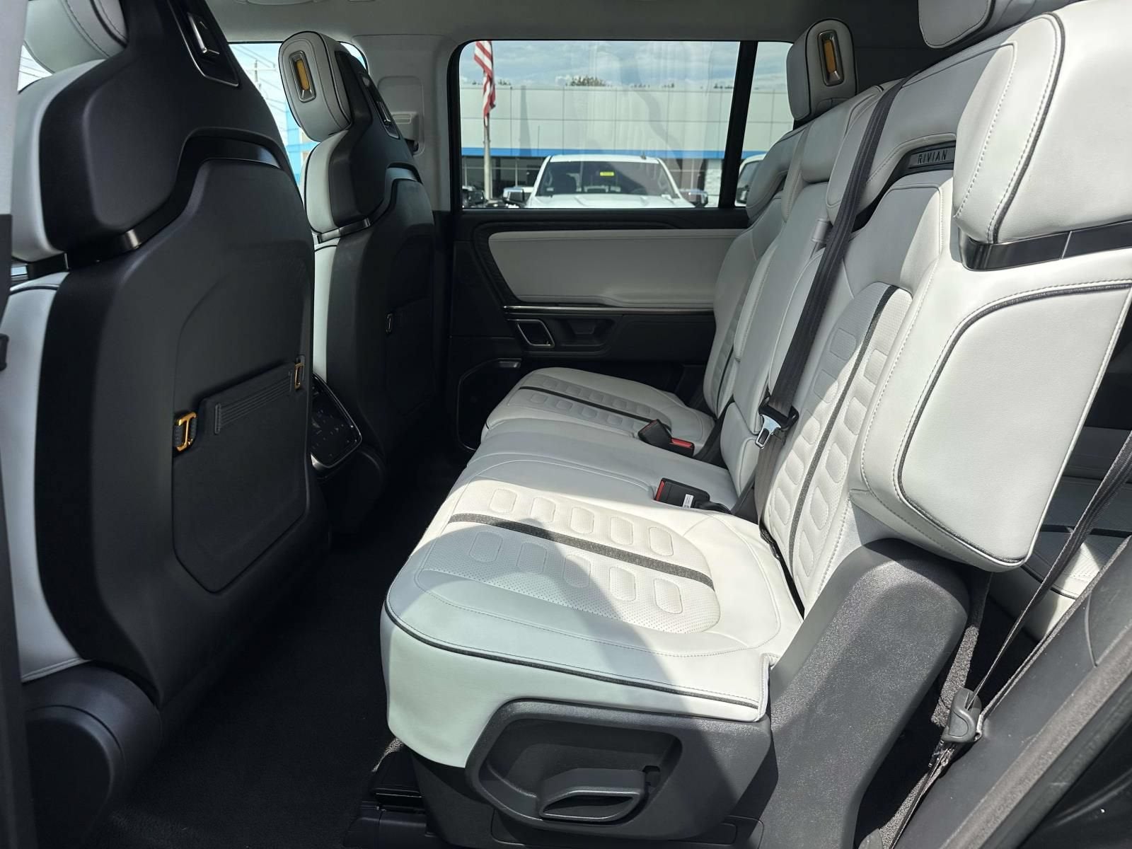 2023 Rivian R1S Adventure