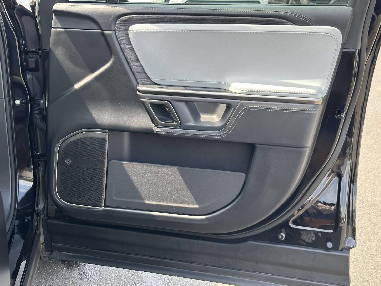 2023 Rivian R1S Adventure