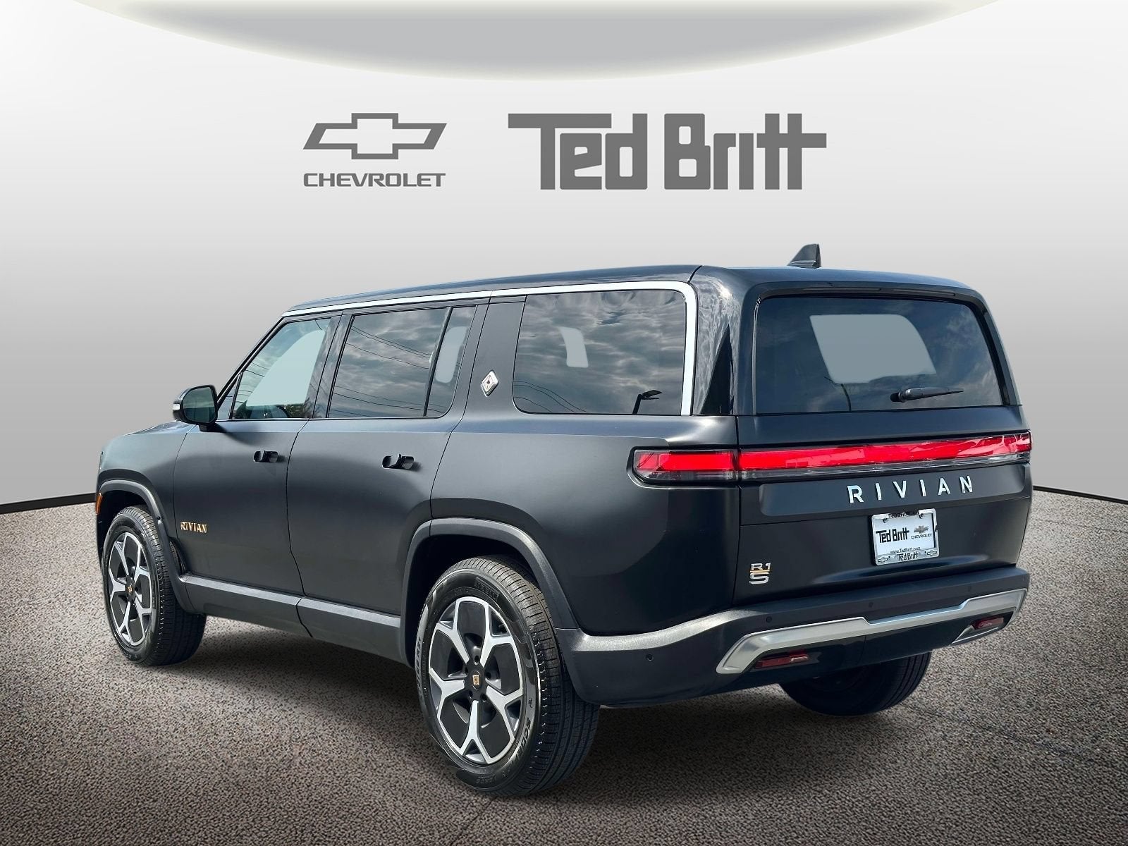 2023 Rivian R1S Adventure