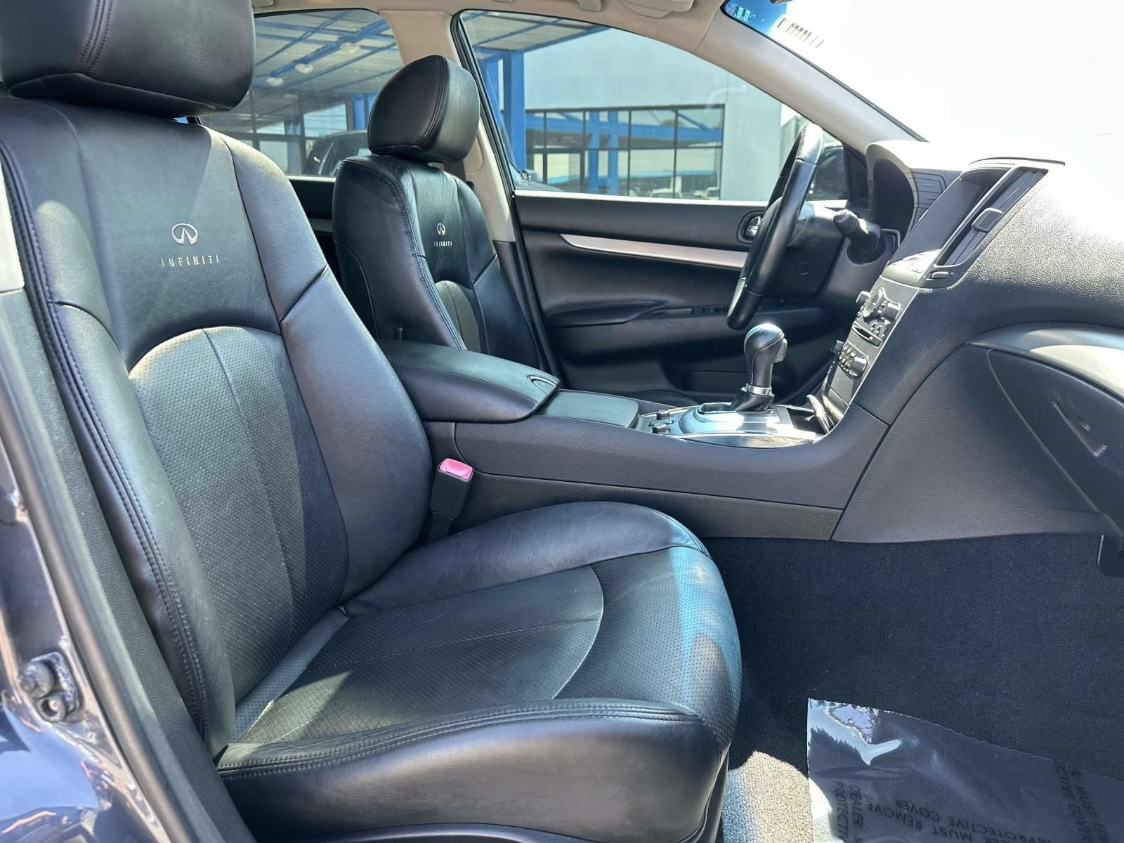 2010 INFINITI G37 Sedan x