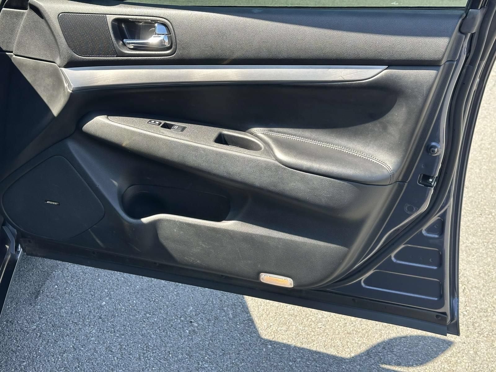 2010 INFINITI G37 Sedan x