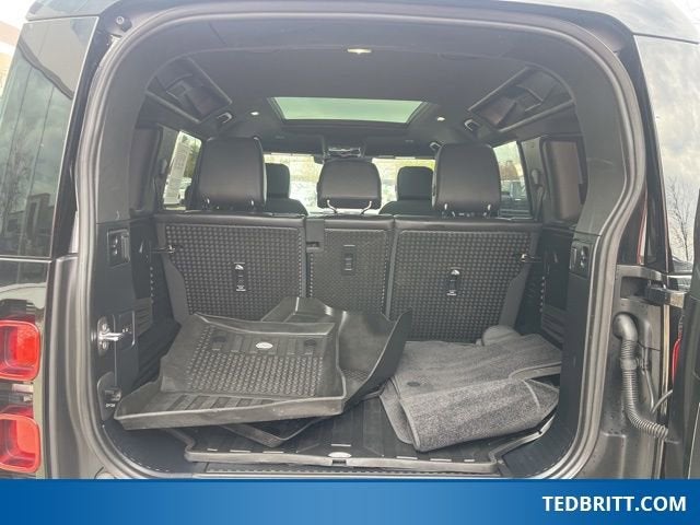 2024 Land Rover Defender 110 P500 SE