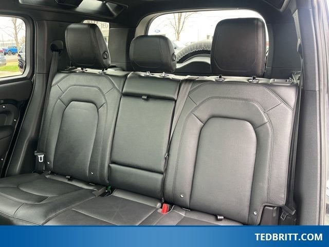 2024 Land Rover Defender 110 P500 SE