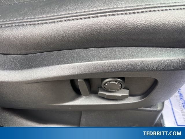 2024 Land Rover Defender 110 P500 SE