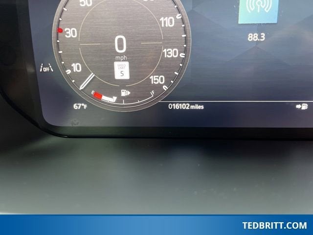 2024 Land Rover Defender 110 P500 SE