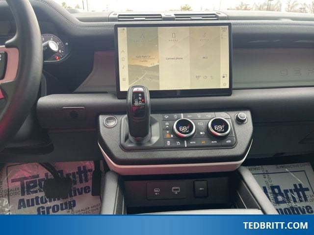 2024 Land Rover Defender 110 P500 SE