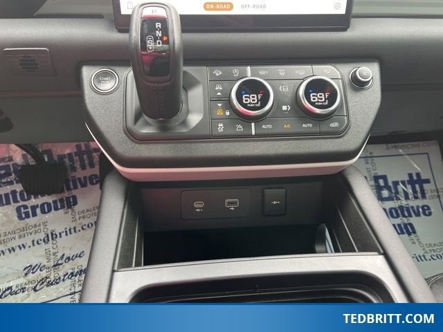 2024 Land Rover Defender 110 P500 SE