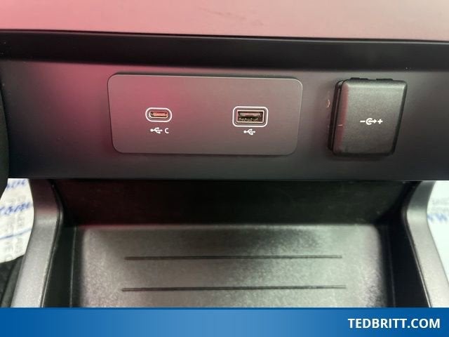 2024 Land Rover Defender 110 P500 SE