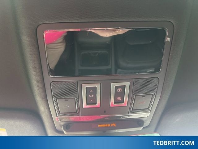 2024 Land Rover Defender 110 P500 SE