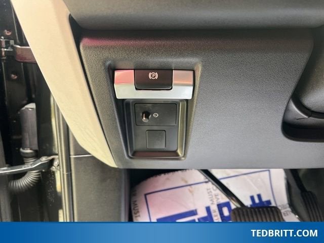 2024 Land Rover Defender 110 P500 SE