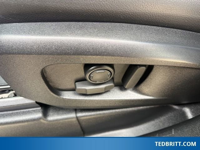 2024 Land Rover Defender 110 P500 SE