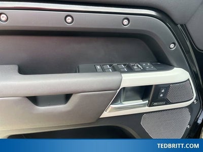 2024 Land Rover Defender 110 P500 SE