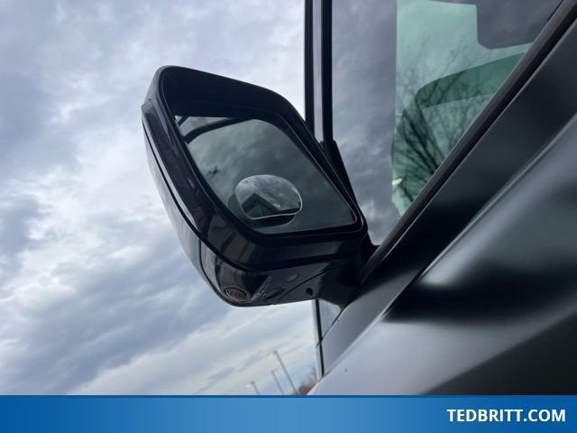 2024 Land Rover Defender 110 P500 SE