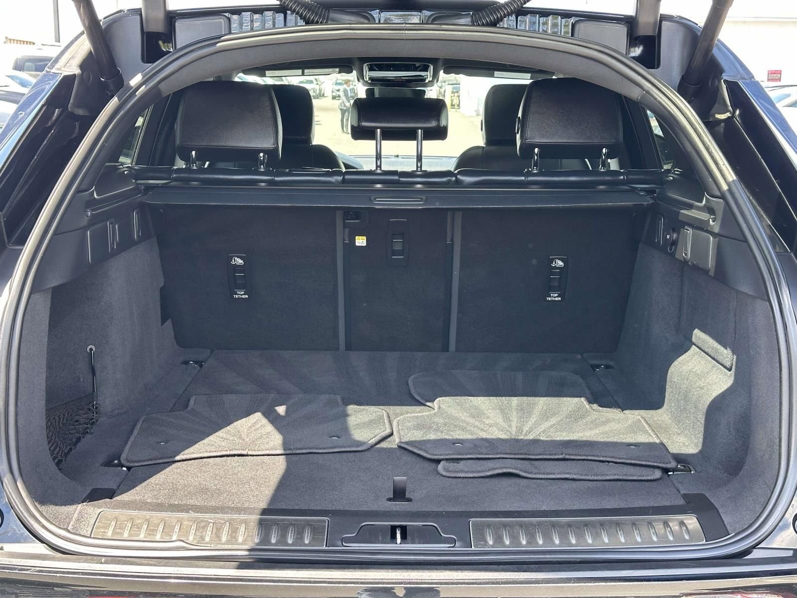 2025 Land Rover Range Rover Velar Dynamic SE