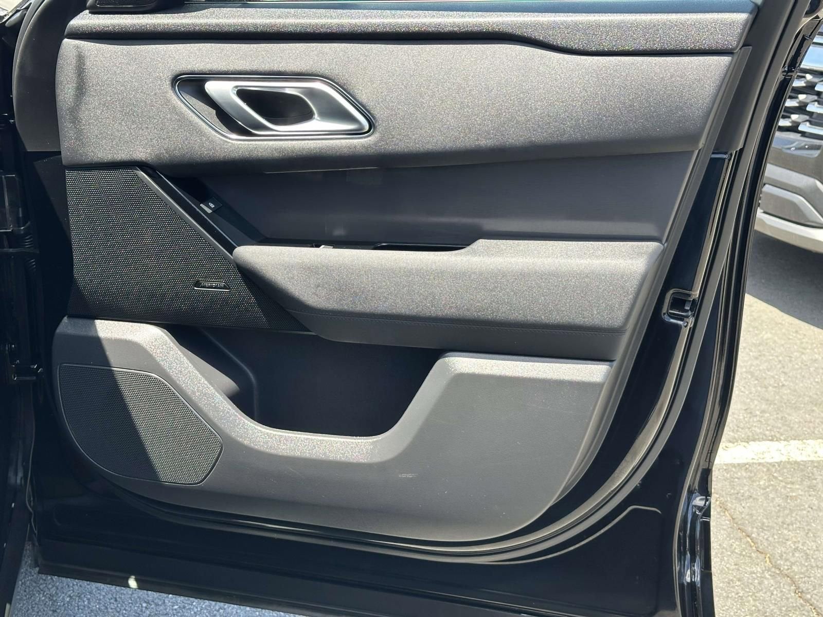 2025 Land Rover Range Rover Velar Dynamic SE
