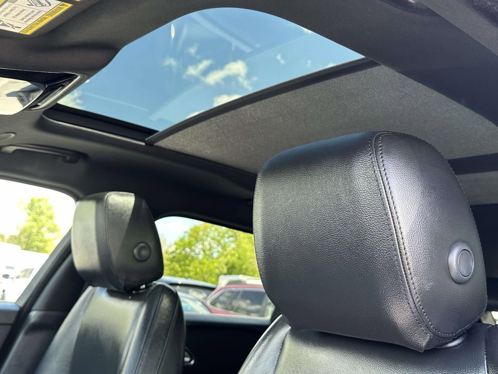 2025 Land Rover Range Rover Velar Dynamic SE