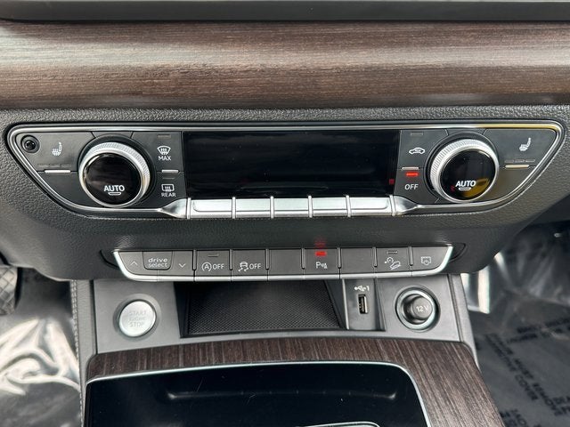 2024 Audi Q5 S line Premium Plus