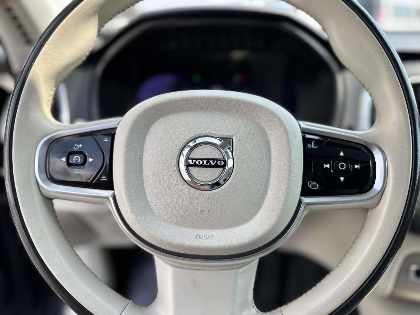 2023 Volvo XC90 B6 Plus 7-Seater