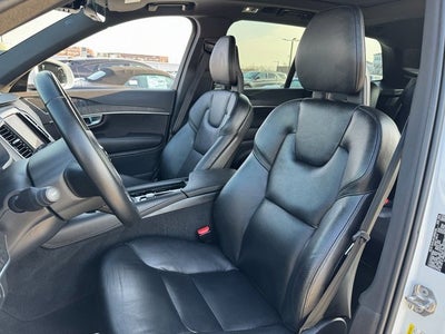 2020 Volvo XC90 T6 Momentum 6 Passenger