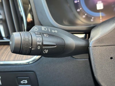 2022 Volvo XC60 B5 Momentum