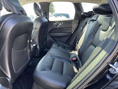 2022 Volvo XC60 B5 Momentum