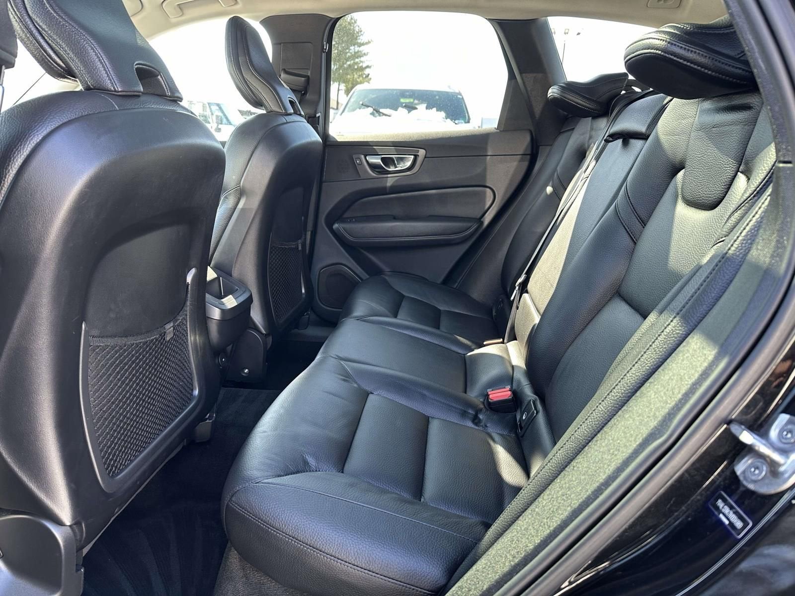 2022 Volvo XC60 B5 Momentum