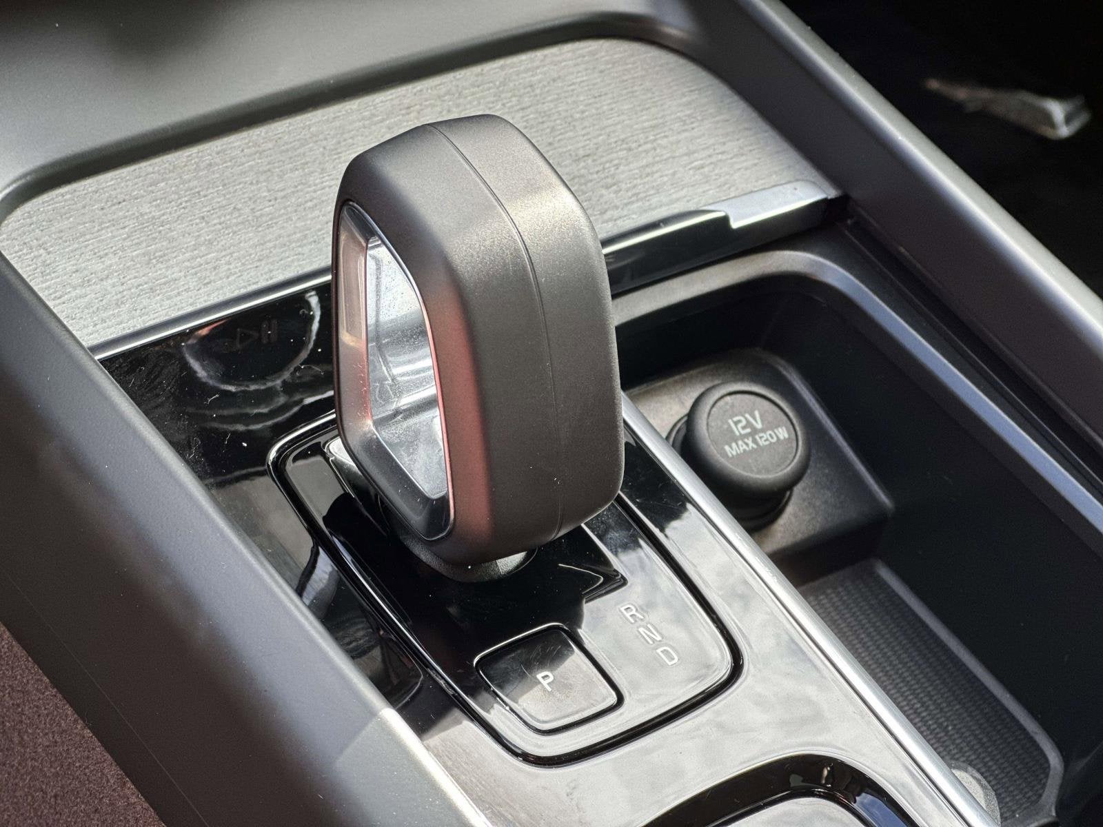 2025 Volvo XC60 Plus