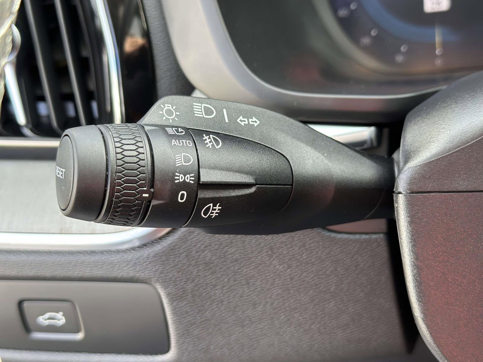 2025 Volvo XC60 Plus