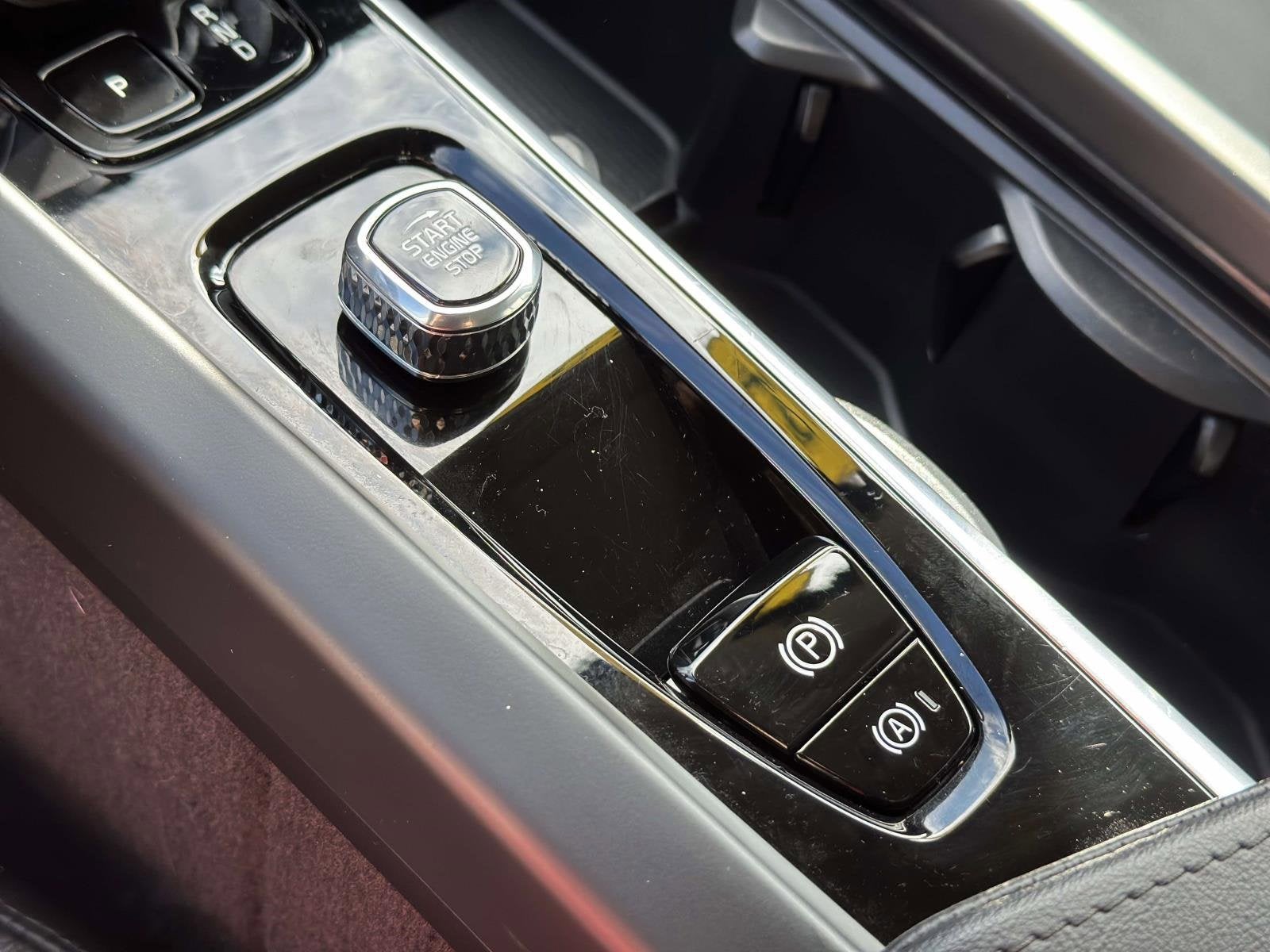 2025 Volvo XC60 Plus