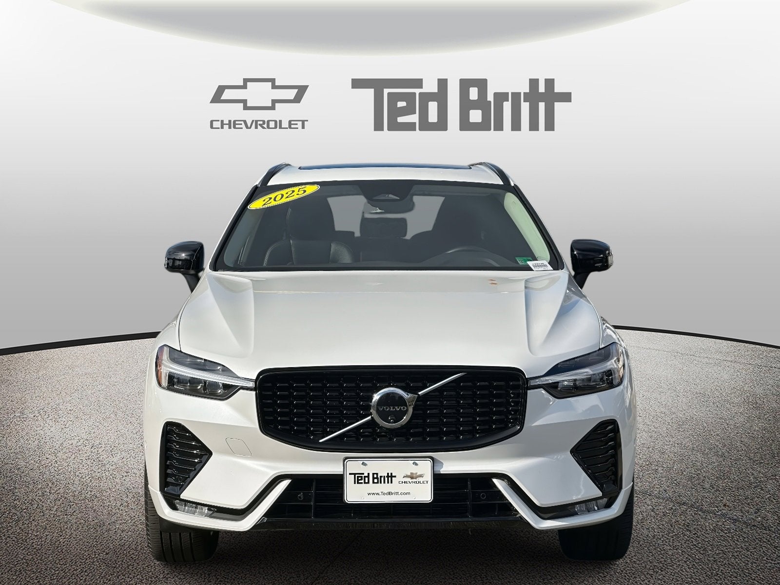 2025 Volvo XC60 Plus