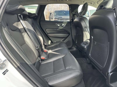 2025 Volvo XC60 Plus