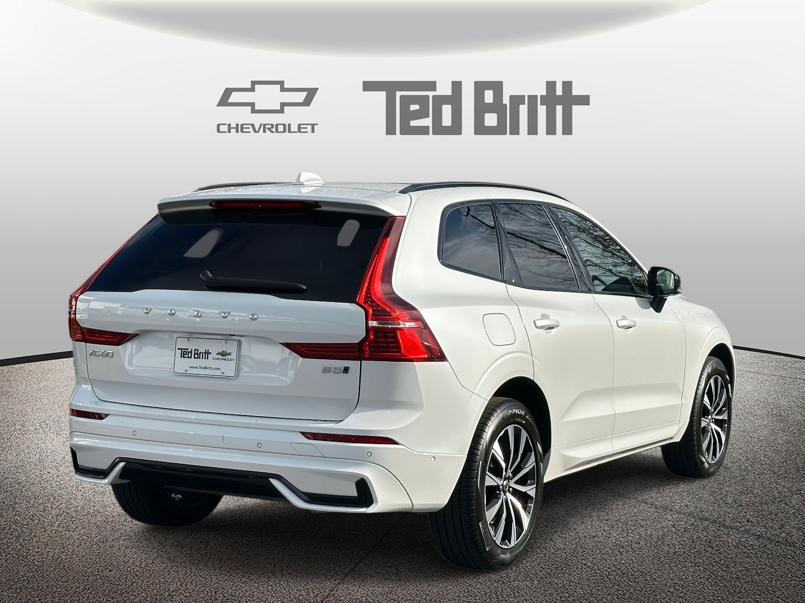 2025 Volvo XC60 Plus